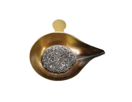 Vihtavuori N550 .30-06 Springfield/.22-250 Remington Rifle Smokeless Powder, 8 lb Container